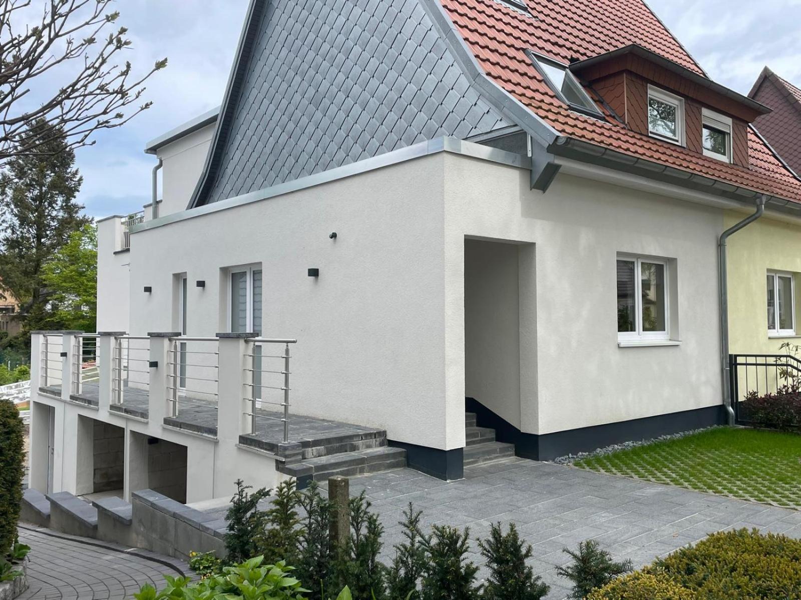 Mit Garten Und Terrassen Apartment